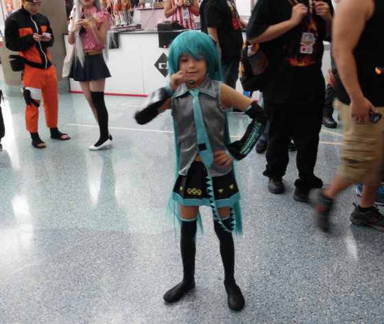 fan-with-cosplay-at-anime-expo1-560x373 Fun with Cosplay at Anime Expo 2015