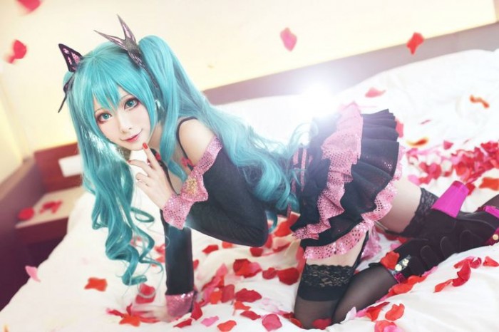Hatsune-Miku-Cosplay-700x466 What Is Cosplay? [Definition, Meaning]