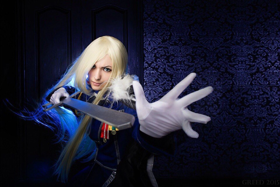 Olivier Mira Armstrong Cosplay.