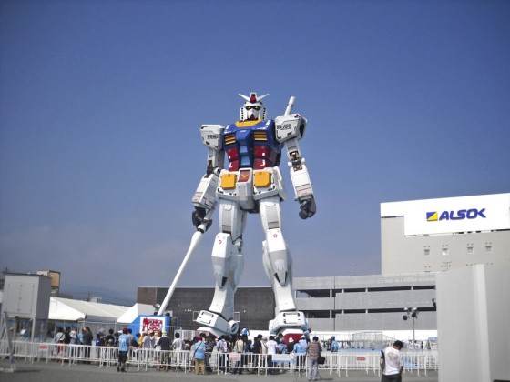 gundam-statue-560x420 Say What? Full Sized Gundam to Walk by 2019