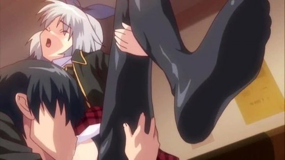 Tenioha-Onnanoko-datte-Honto-wa-Ecchi-da-yo-capture-700x394 Las 10 mejores escenas de footjob (ashikoki) en el anime Hentai