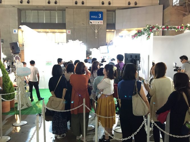Wedding-Ceremony-VR-1-560x420 VOLTAGE Holds Successful Marriage Ceremony VR Experience Where You Marry 2D Ikemen at Tokyo Game Show 2017!