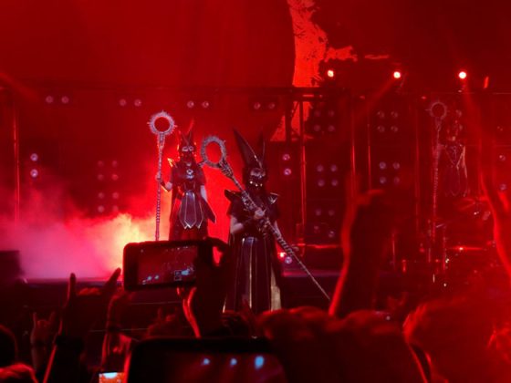 line-BABYMETAL’s-Concert-capture-560x315 BABYMETAL Concert Review: Where Dark and Light are One