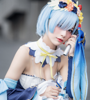 Cosplayer Suisui's Idolish Rem is Absolutely Enchanting!!!