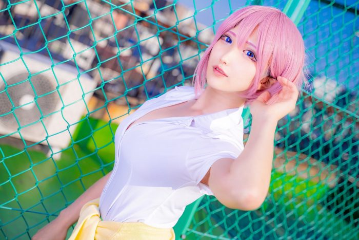 EyijRN8UYAID1n9-700x467 The Best and Sexiest Quintessential Quintuplets Cosplay Online